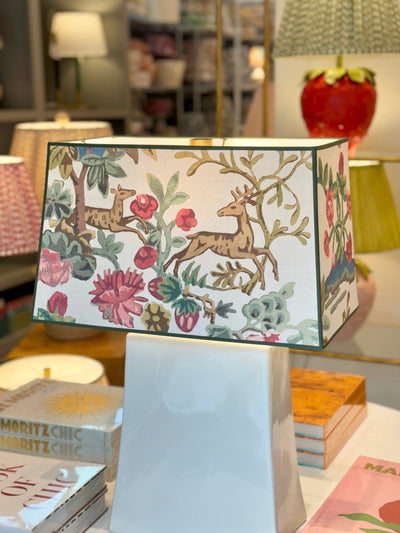 Vignette photo Knight's Tale in Jewel White Wallpaper Rectangle Lampshade