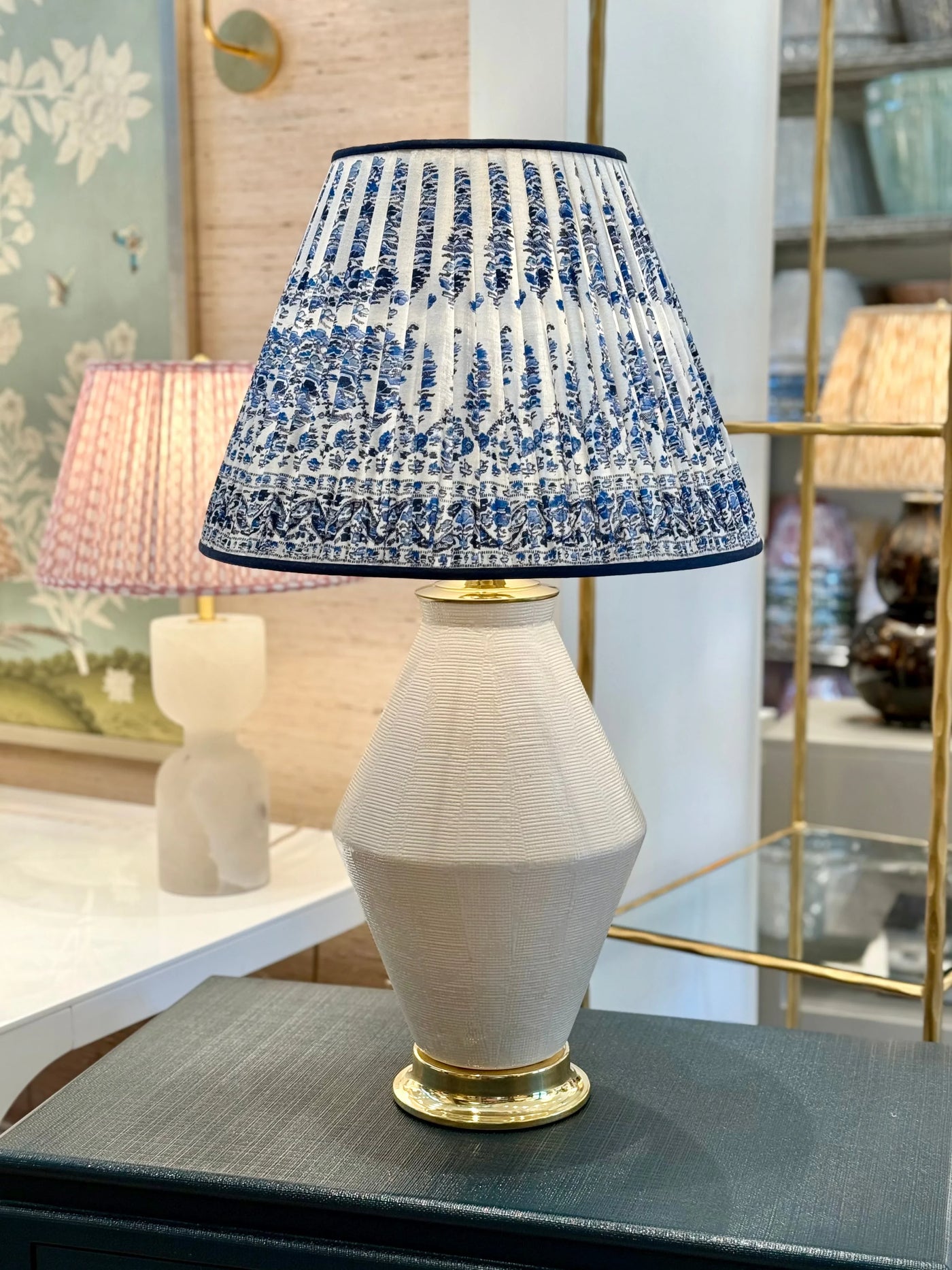 Paul Schneider Brinkley Lamp in Thatched Ivory Crackle with Brunschwig & Fils - Visan Navy Lampshade