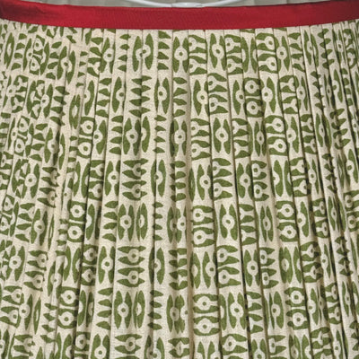 Penny Morrison Green on White Tribal Pleated Silk Lampshade with Red Trim close up