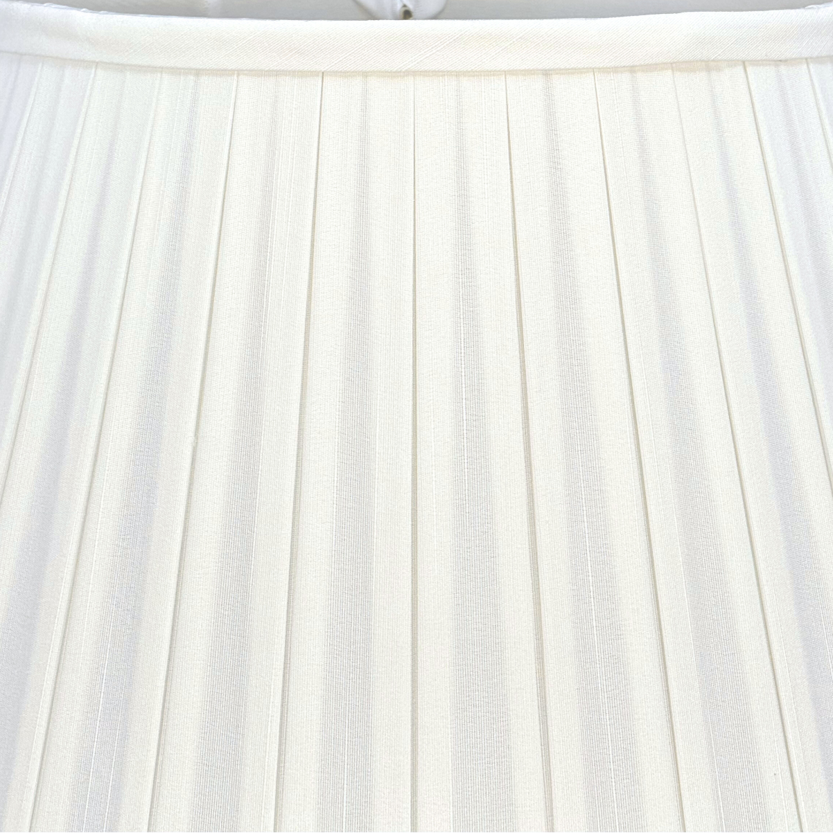 Silk English Box Pleat Lampshade - Off White up close