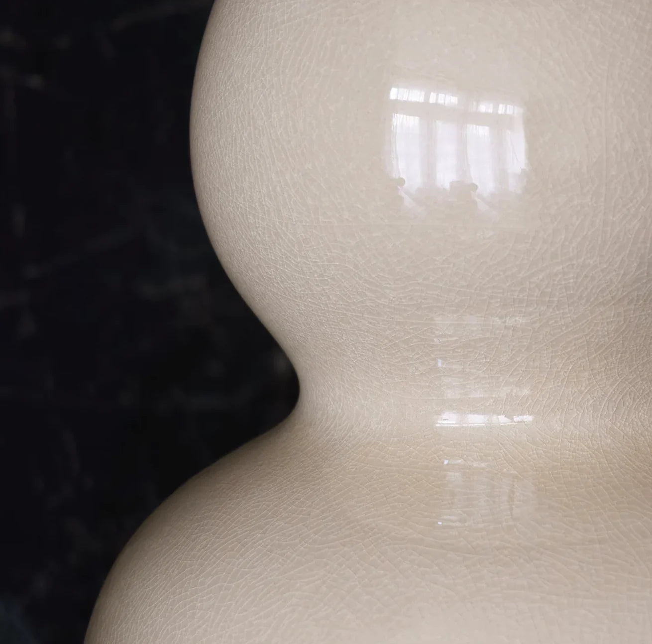 Double gourd lamp detail