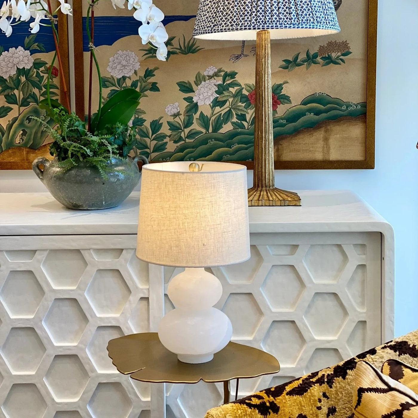 Linen retro drum on an alabaster lamp